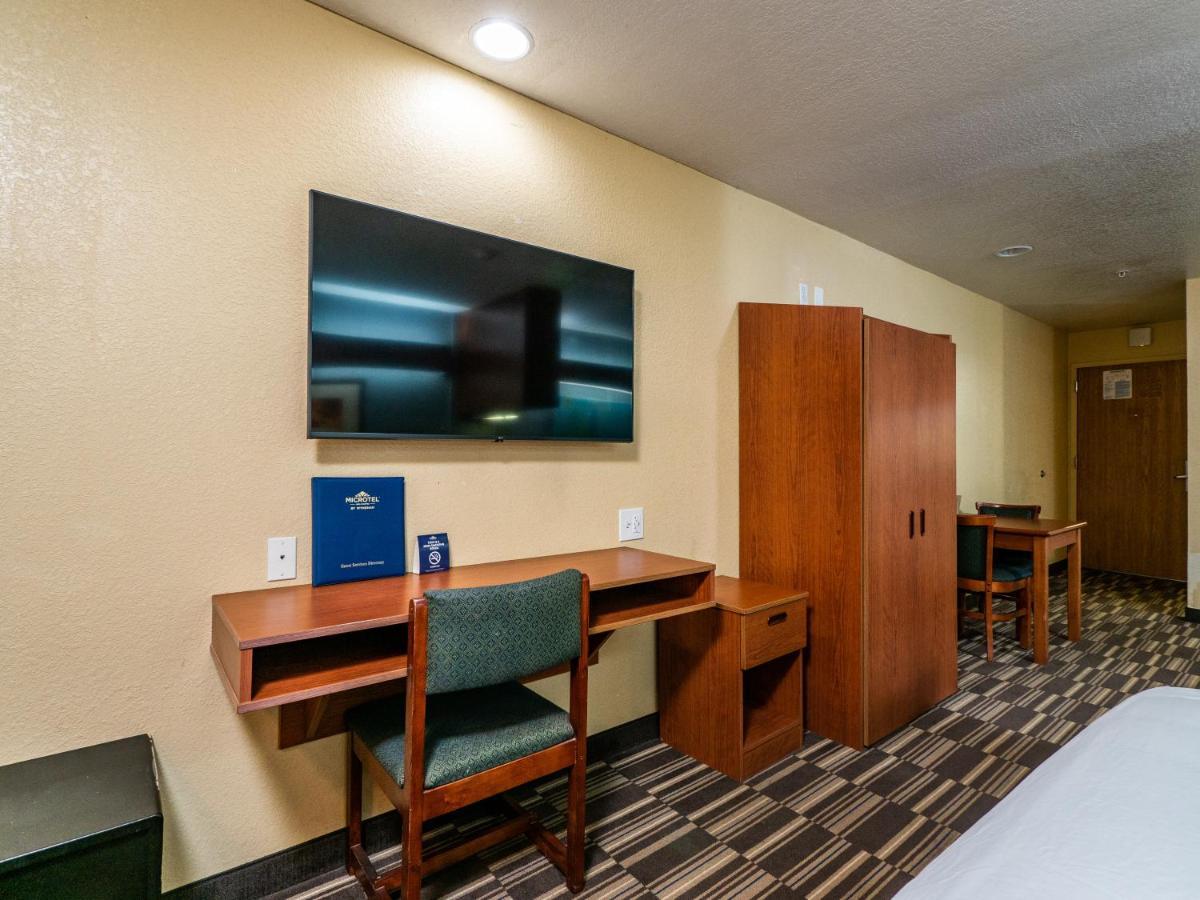 Microtel Inn And Suites Ocala Exterior photo